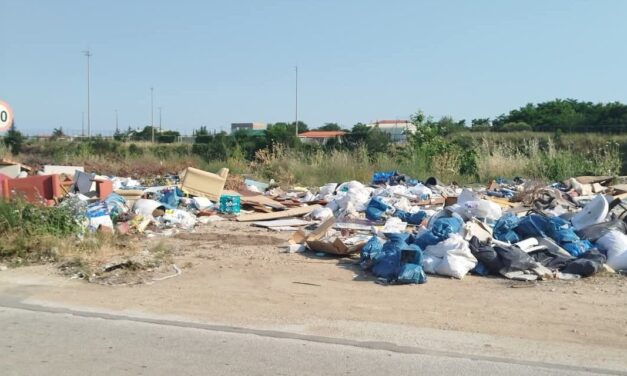 Ξάνθη: Τους έπιασαν να πετούν μπάζα δίπλα στο γήπεδο της Ασπίδας και συνελήφθησαν