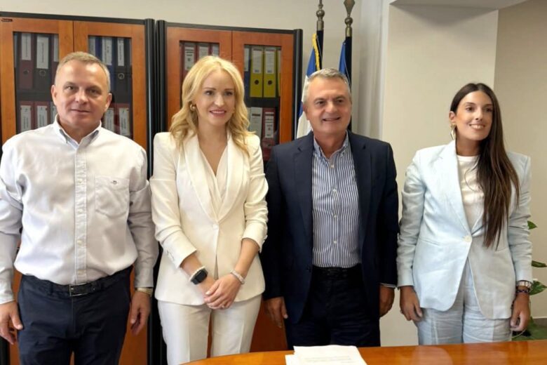 Νέα Διοικήτρια στο Νοσοκομείο Κομοτηνής η κα Έλενα Ροφαέλα. Το νοσοκομείο της Ξάνθης αναλαμβάνει η κυρία Κοσμίδου