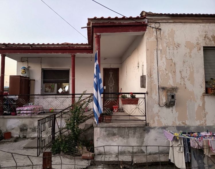 «Ντροπή για τον 21ο αιώνα»: Έλληνας Ερευνητής απευθύνει έκκληση για βοήθεια σε άπορη οικογένεια με βρέφη στη Θράκη 