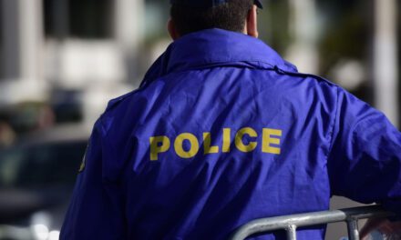 ΑΝΤΙΔΡΑΣΗ  ΚΟΜΟΥΝΙΣΤΩΝ ΤΗΣ ΞΑΝΘΗΣ ΓΙΑ ΤΟΝ ΑΣΤΥΝΟΜΙΚΟ ΜΕ ΒΙΑΙΗ ΣΥΜΠΕΡΙΦΟΡΑ