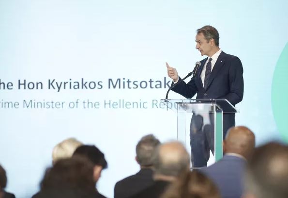 Η Ελλάδα εξετάζει σοβαρά την απαγόρευση των social media σε παιδιά κάτω των 16 ετών