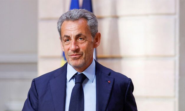 Στην φυλακή ο Σαρκοζί. Θα παραδειγματιστεί η Ελληνική Δικαιοσύνη;