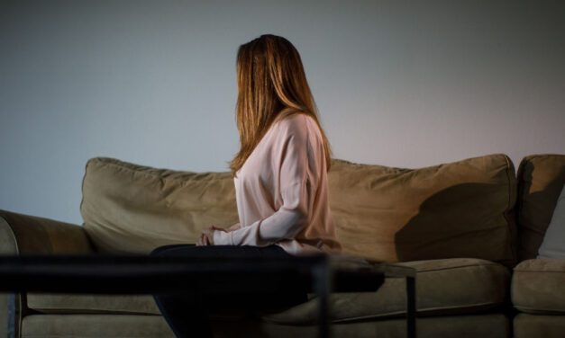 Και όμως … Απείλησε πως θα σκοτώσει την σύζυγό του επειδή δεν άνοιξε… το καπάκι του σαμπουάν