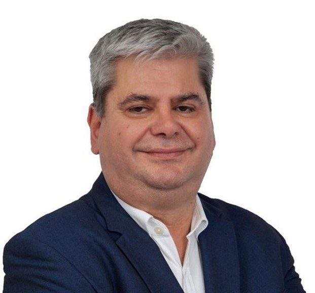 ΒΡΕ ΜΑΝΙΑ Ο ΖΕΙΜΠΕΚ, ΘΕΛΕΙ ΣΩΝΕΙ ΚΑΙ ΚΑΛΑ ΝΑ ΠΙΣΤΕΨΟΥΜΕ ΟΛΟΙ, ΟΤΙ ΕΙΝΑΙ ΒΟΥΛΕΥΤΗΣ … ΟΟΟΟΛΩΝ ΤΩΝ ΕΛΛΗΝΩΝ ΠΟΛΙΤΩΝ. ΤΟ ΠΑΡΕΛΘΩΝ ΕΝΟΣ ΠΟΛΙΤΙΚΟΥ ΑΝΔΡΟΣ, ΚΑΘΟΡΙΖΕΙ ΤΟ ΜΕΛΛΟΝ ΤΟΥ