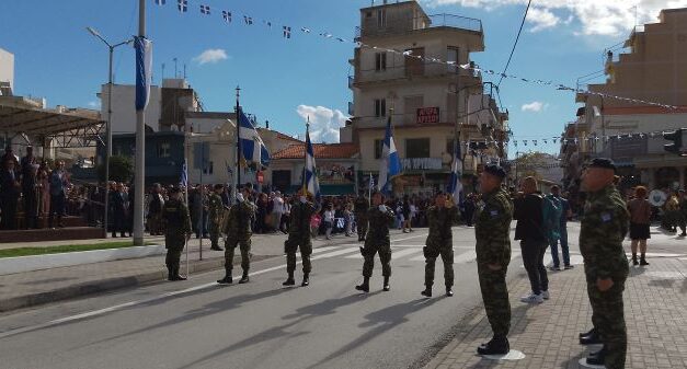 Η παρέλαση της 28ης    Οκτωβρίου τα είχε όλα. Και λεβεντιά και πολιτική αδιαφορία