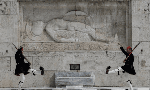 Οι νεκροί της χώρας, στην δίνη του πολιτικού συστήματος.