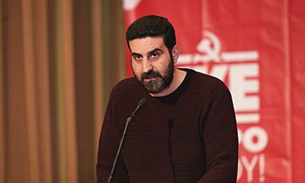 ΚΚΕ – ΕΠΙΣΚΕΨΗ ΜΗΤΣΟΤΑΚΗ ΣΤΗΝ ΚΟΜΟΤΗΝΗ: ΤΡΙΒΟΥΝ ΤΑ ΧΕΡΙΑ ΤΟΥΣ ΟΙ ΕΠΙΧΕΙΡΗΜΑΤΙΚΟΙ ΟΜΙΛΟΙ