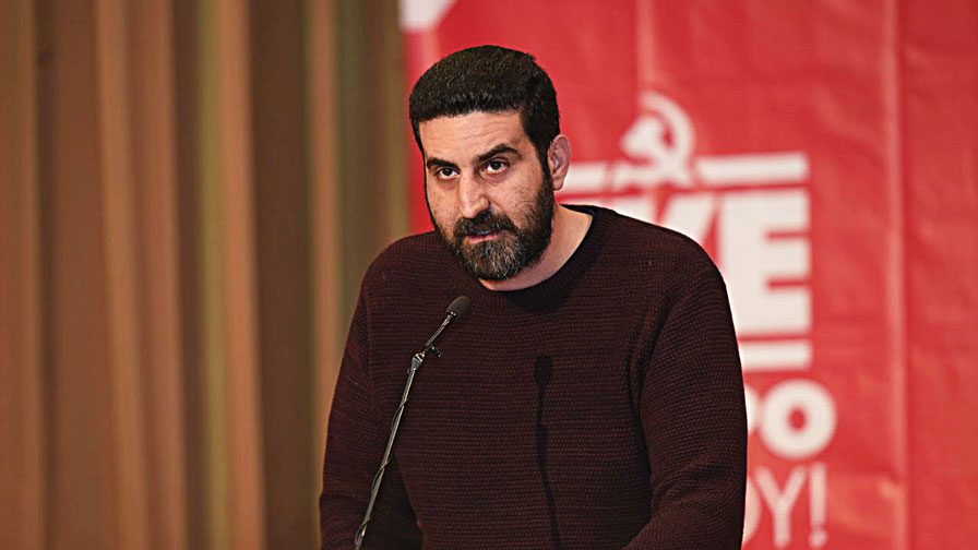 ΚΚΕ – ΕΠΙΣΚΕΨΗ ΜΗΤΣΟΤΑΚΗ ΣΤΗΝ ΚΟΜΟΤΗΝΗ: ΤΡΙΒΟΥΝ ΤΑ ΧΕΡΙΑ ΤΟΥΣ ΟΙ ΕΠΙΧΕΙΡΗΜΑΤΙΚΟΙ ΟΜΙΛΟΙ