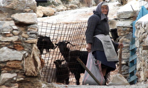 ΕΛΤΑ: Όταν το «γκουβέρνο»  δεν σέβεται τους γερόντους