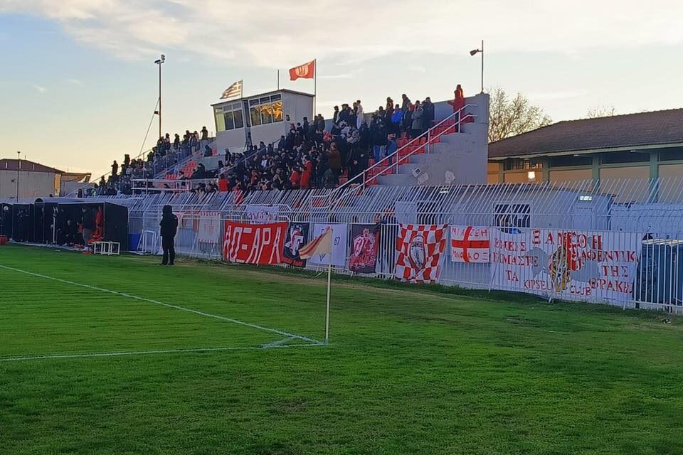 Μια ανάσα από την κορυφή πλέον ο ΑΟΞ – Κατάφερε να ψαλιδίσει τη διαφορά