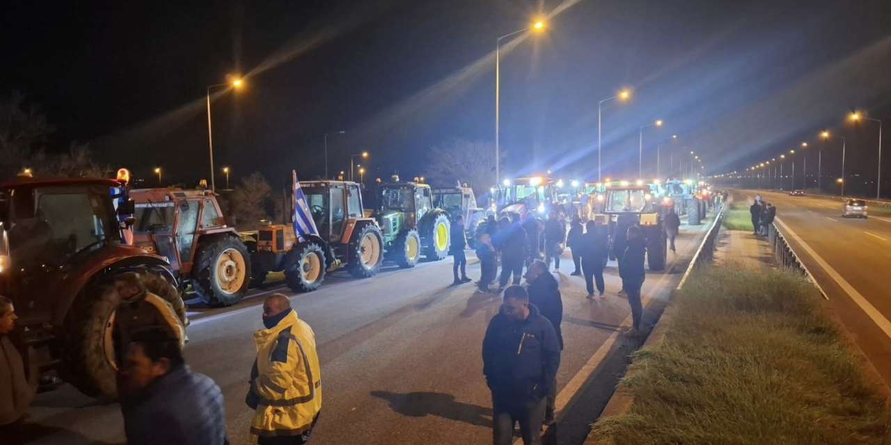 Οι αγρότες έκλεισαν τμήμα της Εγνατίας Ξάνθης Κομοτηνης